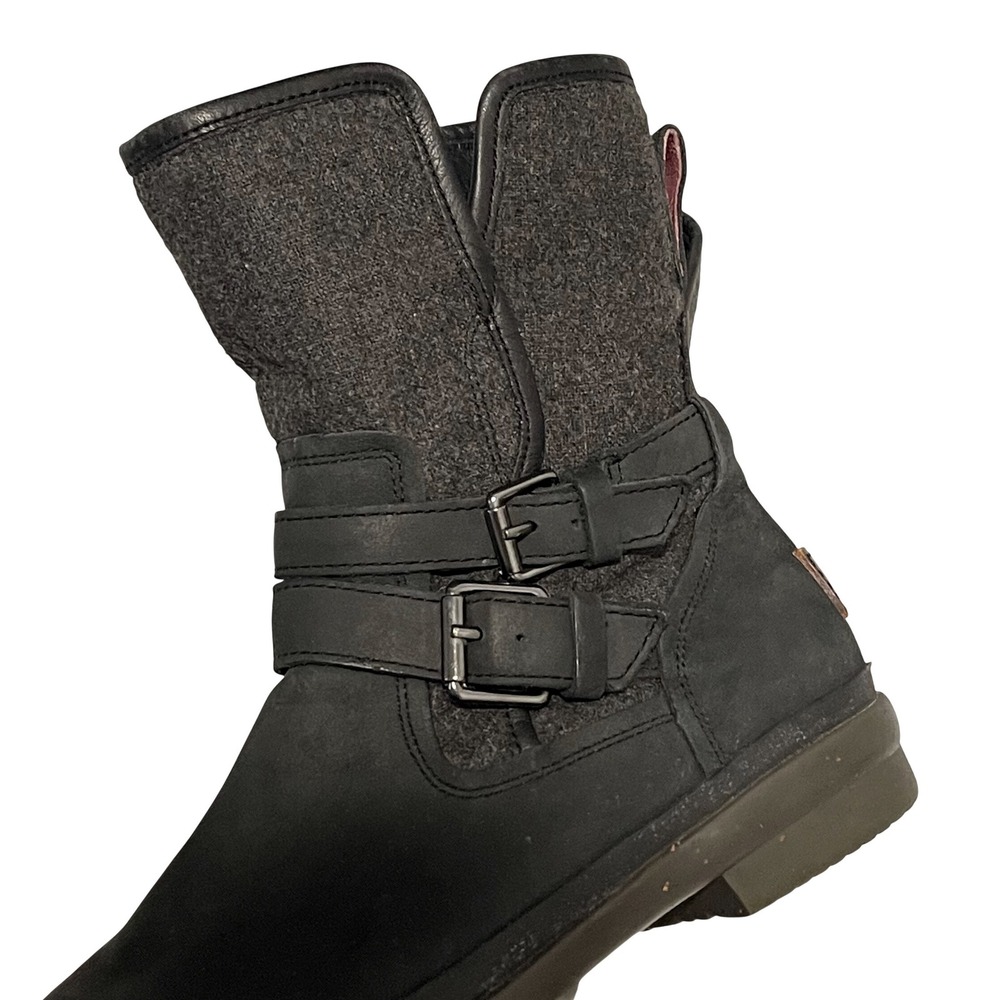 UGG Simmens Waterproof Boot Womens 8.5 Black Leather‎ Wool Moto Buckle 1005285 - Picture 3 of 8